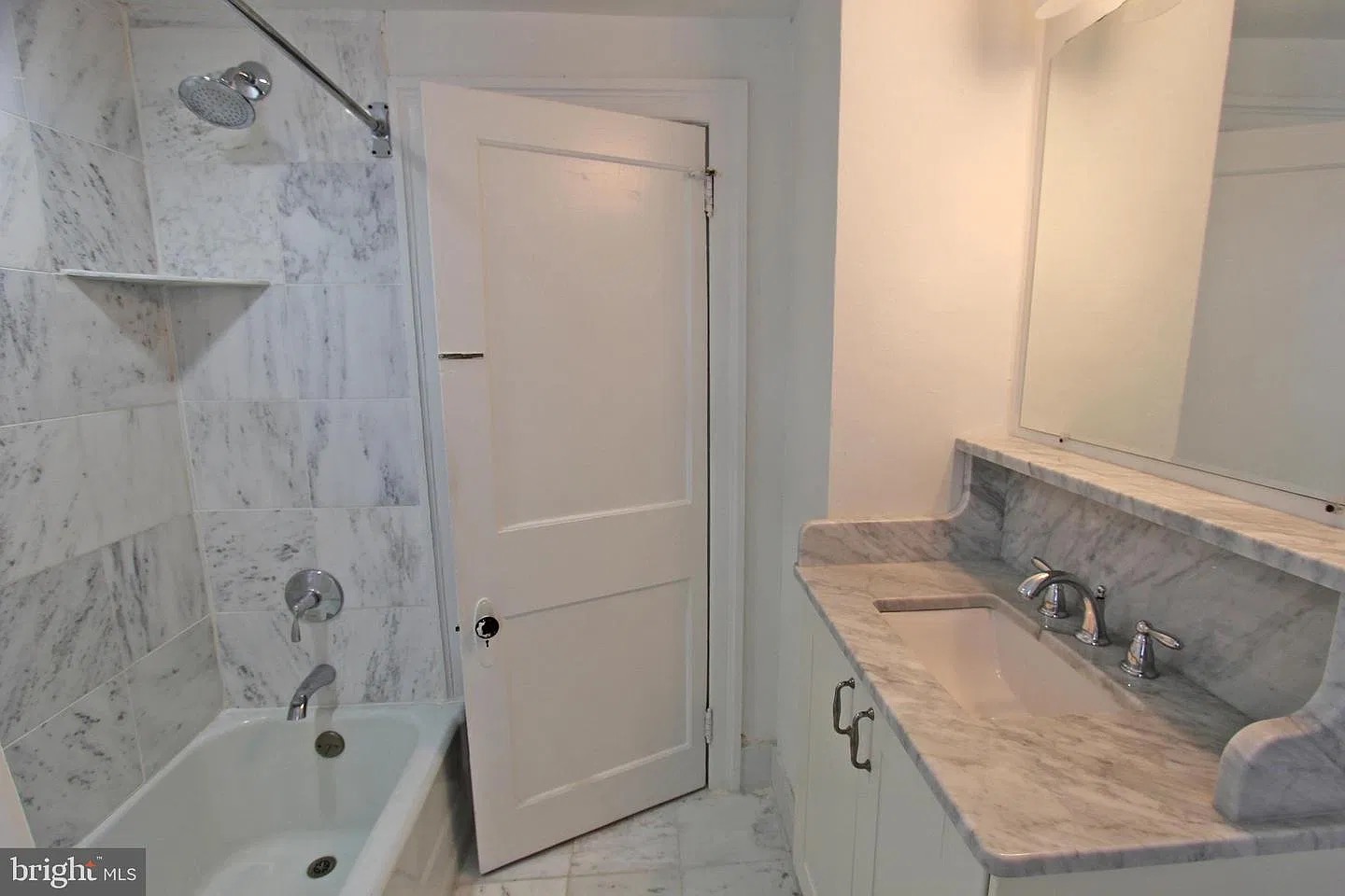 Conestoga House — photo 6 Conestoga House bathroom